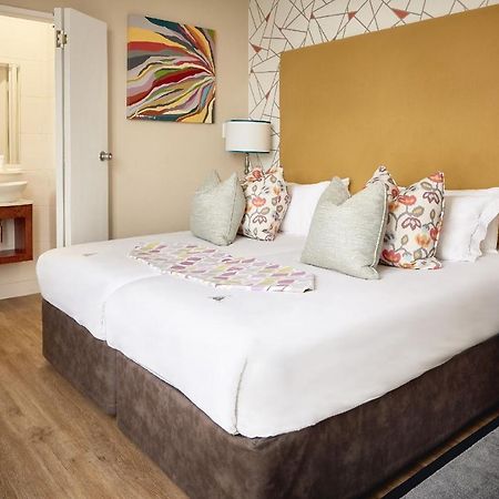 First Group Oceanic Hotel Durban Bagian luar foto