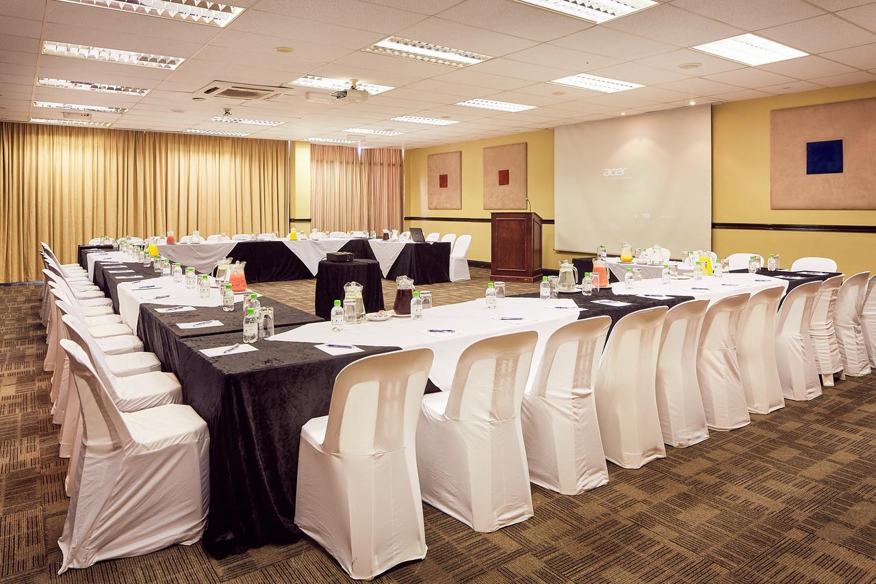First Group Oceanic Hotel Durban Bagian luar foto
